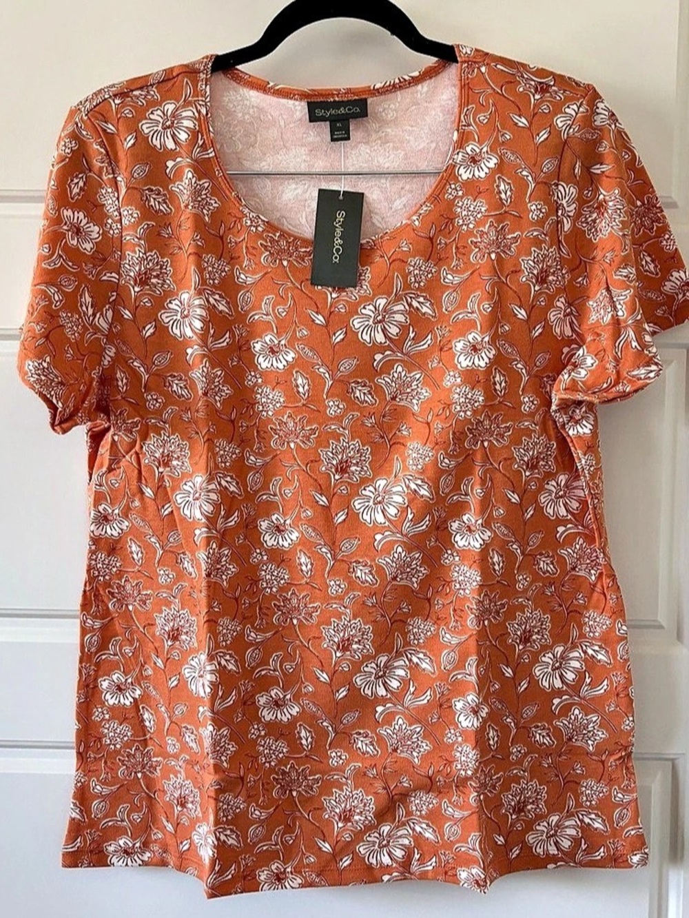 Style&Co. Essential Tee. Floral Short Sleeve Top Orange & White XL